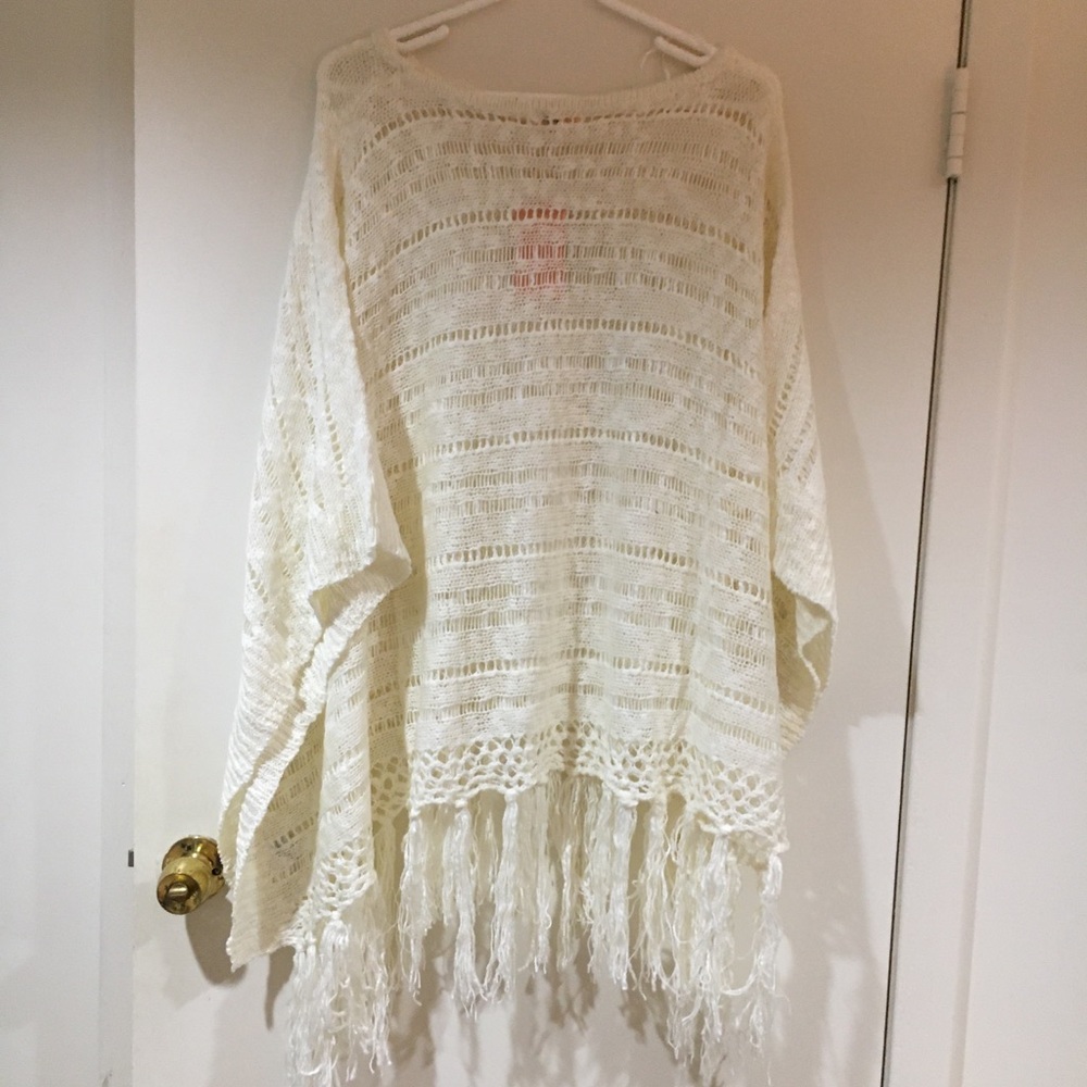 SOLD!!Miracle Boho Crochet Tassel Frnge Poncho Top - Picture 4 of 6
